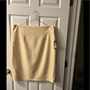 Misses midi length skirt